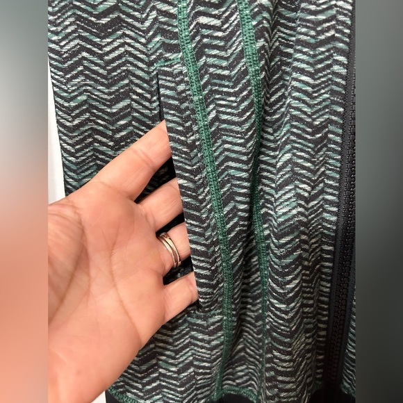 Lululemon Daily Practice Jacket Athleisure Training Sea Mist Deep Green Size 4 - Picture 6 of 16